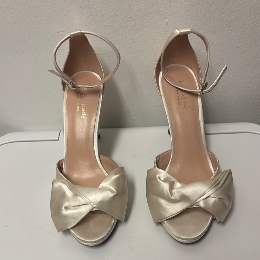 Kate Spade kate spade new york
Bridal Bow Satin Dress Sandals Ivory Bow Heels - Picture 3 of 11